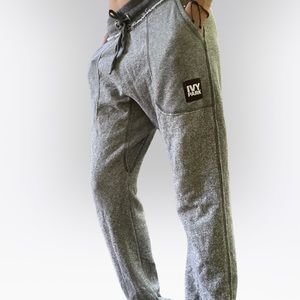 IVY PARK JOGGER/SWEATPANT. SIZE S/M